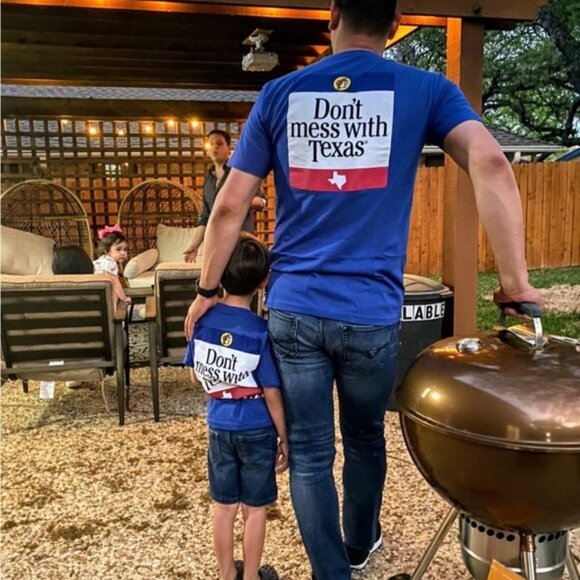 Buc-ees | "Dont Mess With Texas" Blue Short Sleeve Shirt | Size Large - Picture 1 of 10